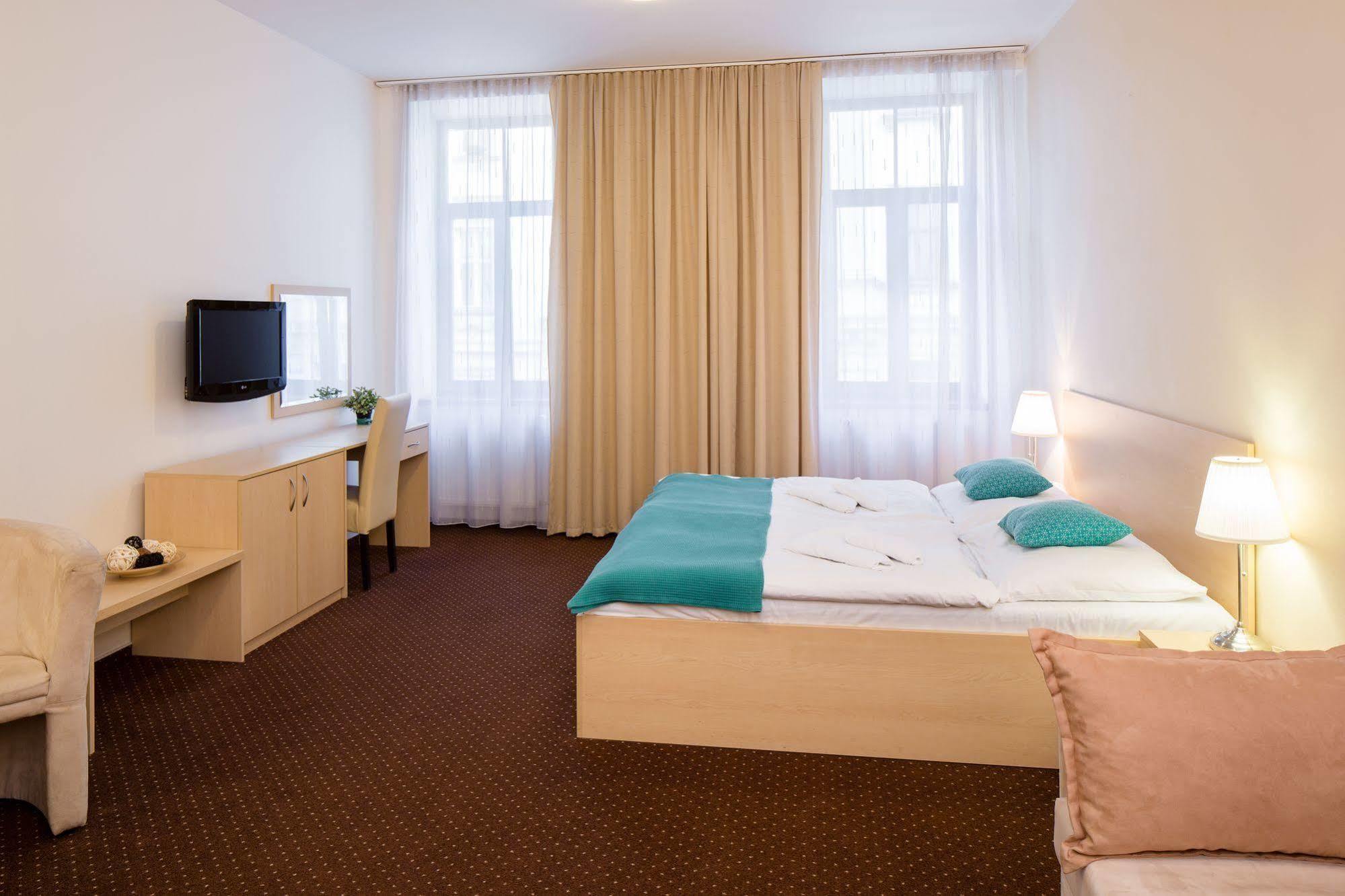 Hotel Cyro Brno Luaran gambar